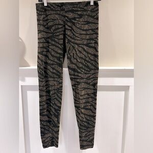 Black and Tan Patterned Leggings